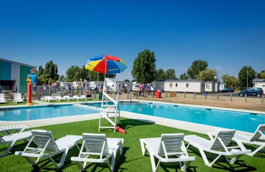 Privately Owned Stunning Caravan Seawick Holiday Park St Osyth Jaywick Sands 외부 사진